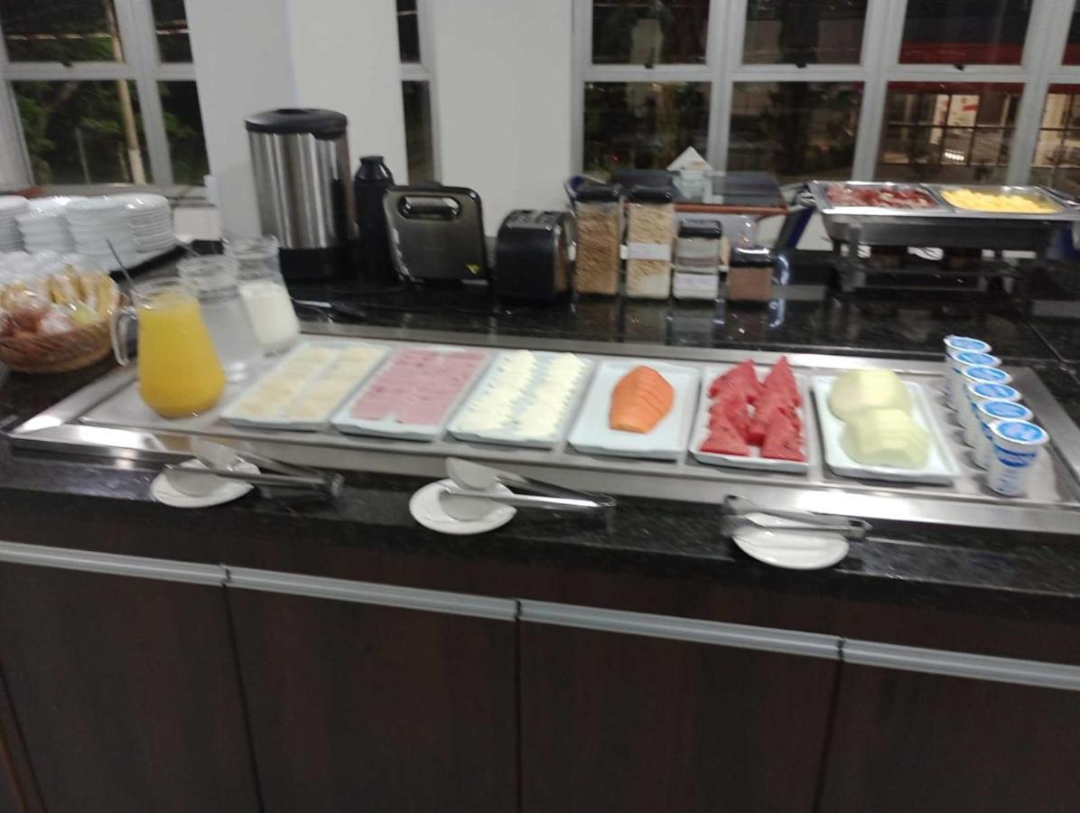 Summit Inn Hotel Pouso Alegre Bagian luar foto