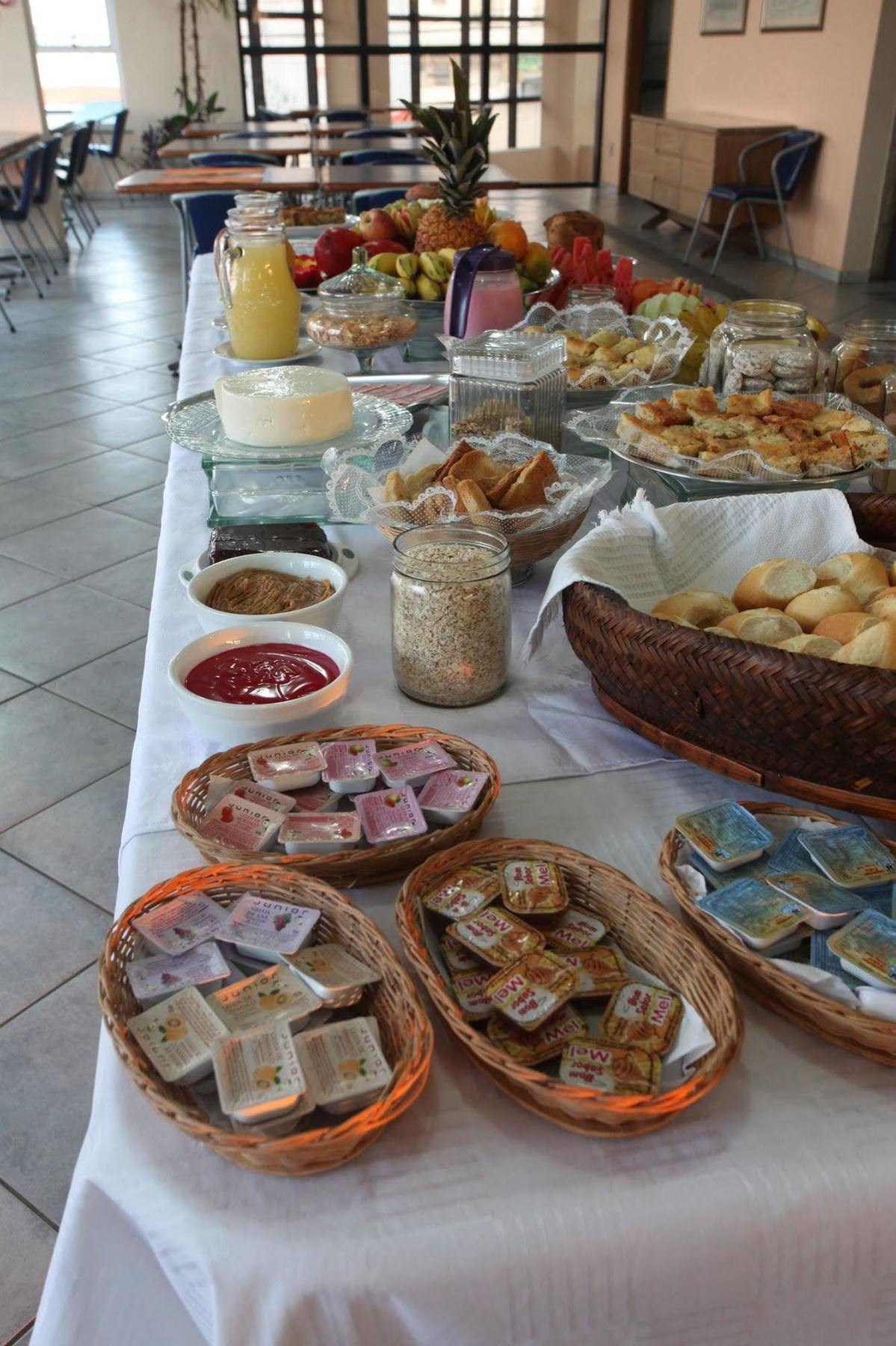 Summit Inn Hotel Pouso Alegre Bagian luar foto
